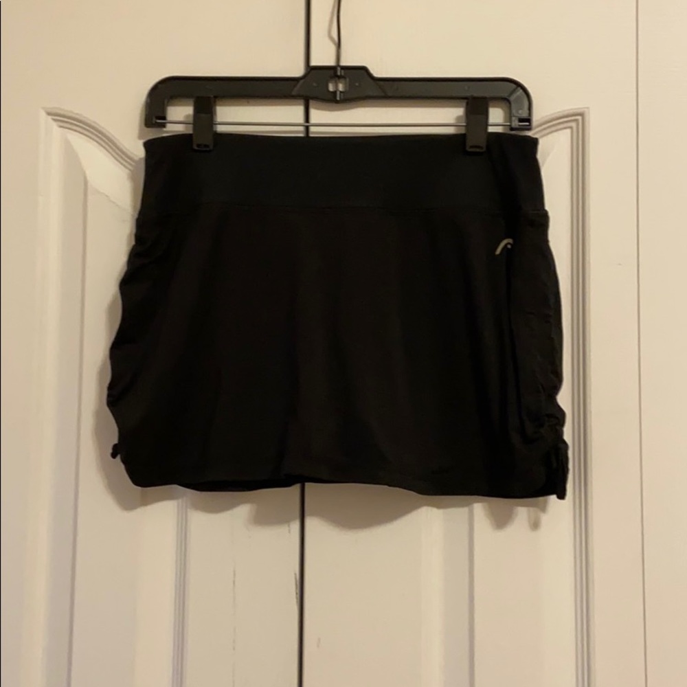 Black side cinched tennis skirt